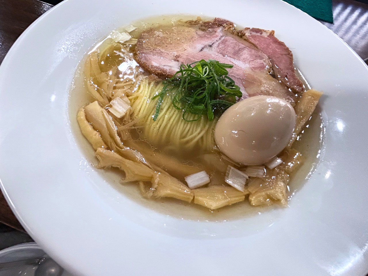 地鶏ラーメン 麺 漣(さざなみ）